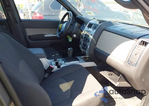 2011 Mercury Mariner z USA, uszkodzony, nr VIN 4M2CN9BGXBKJ03795